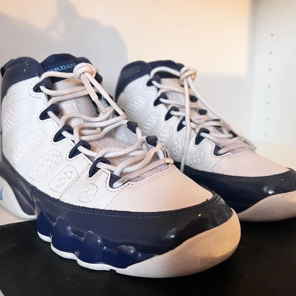 Sneaker - Picture 6 of 8